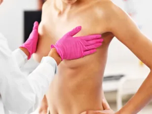 Rekonstrukcja piersi - jak ją wykonać